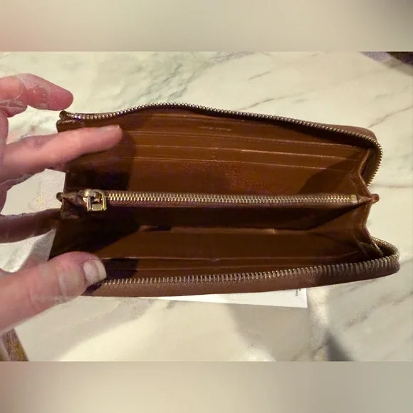 🌼Authentic EUC Miu Miu Tan Leather wallet🌼 - Picture 5 of 13